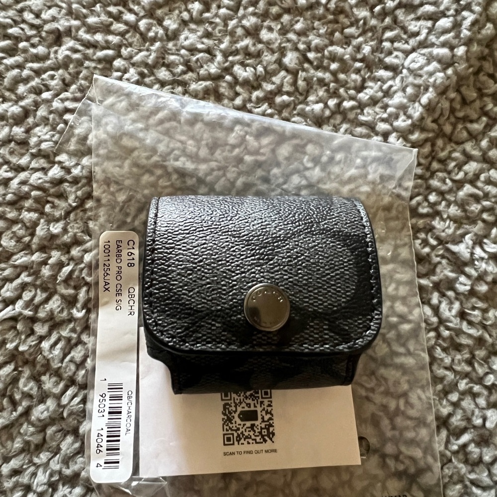 Coach air pods pro case